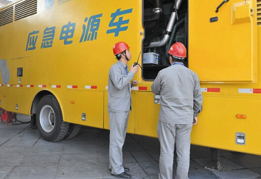 长宁如何清理被灰尘覆盖的机油散热器？